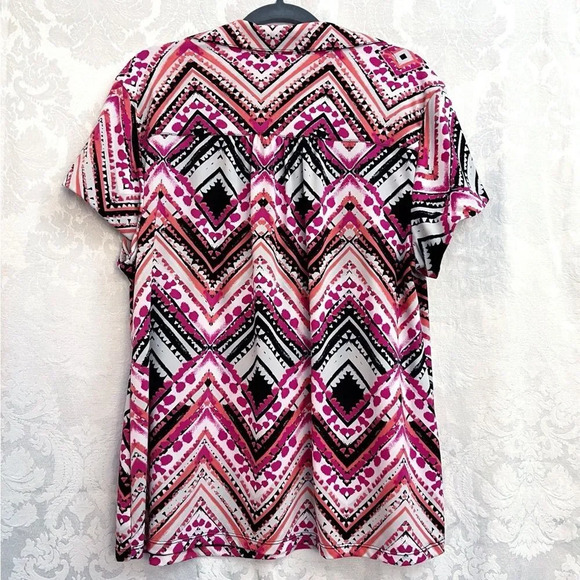 Alfani Women’s Pink/Black Short Sleeve Geometric Print Collared Top Plus Size 2X - Picture 4 of 5